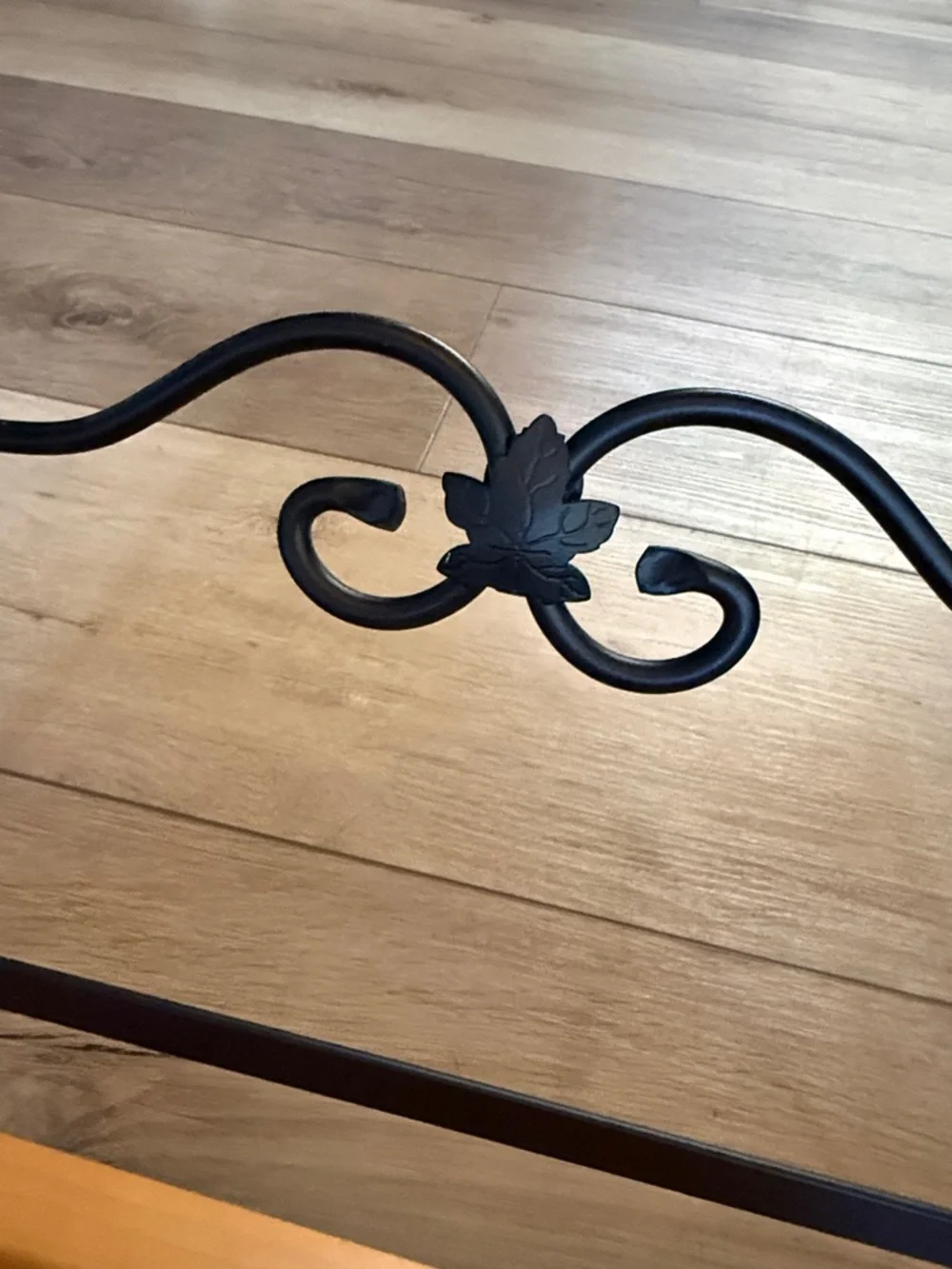 EUC RARE Longaberger Maple Leaf Wrought Iron Shelf with Wood Accent